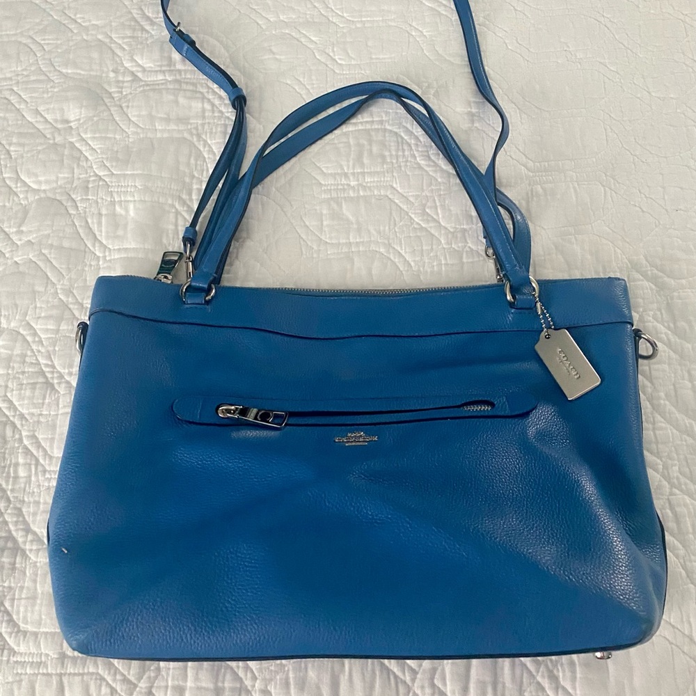 Coach Satchel Zipper Purse with shoulder strap